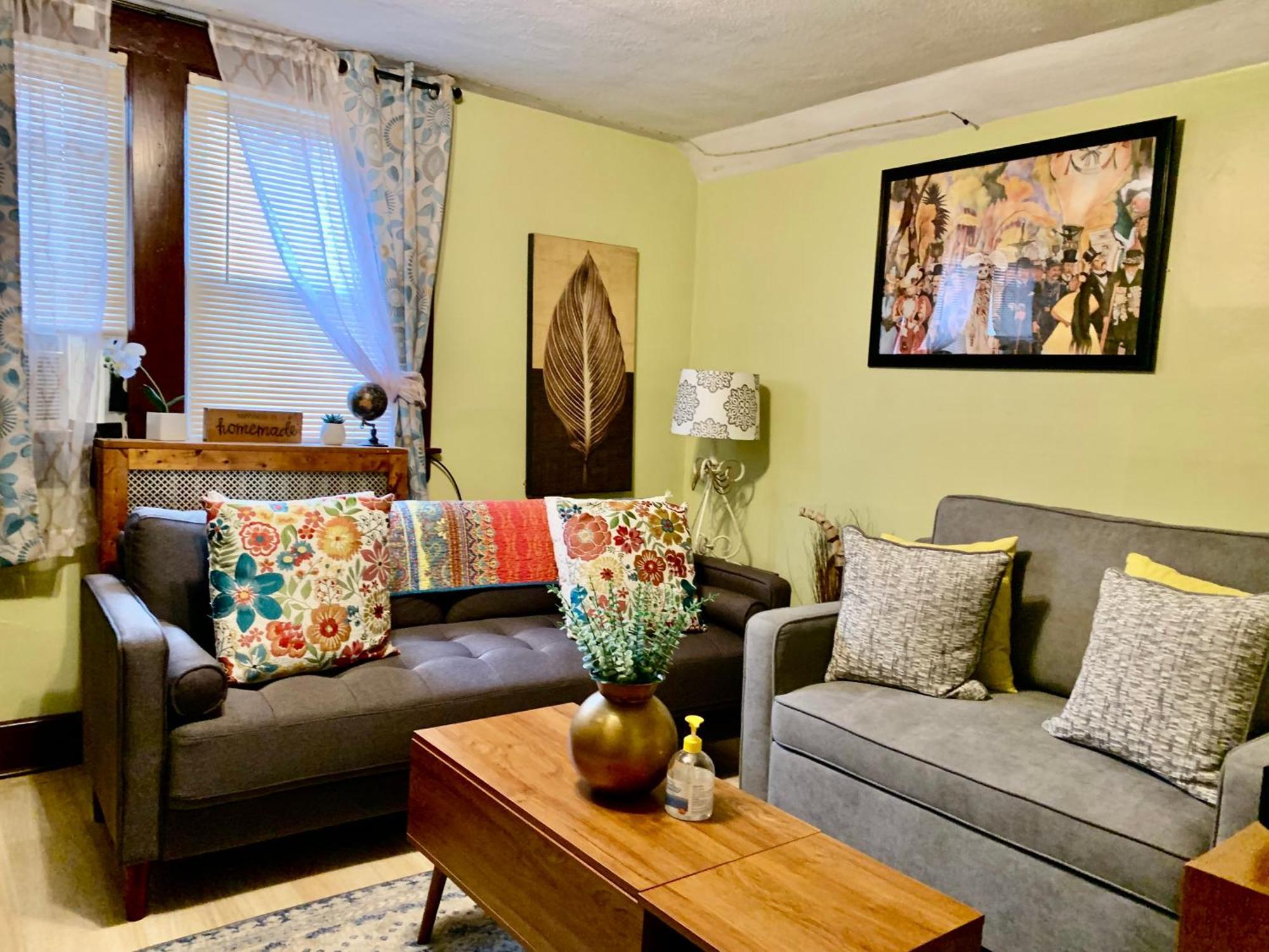 Cozy 2Nd Floor Apartment With Private Entrance Chicopee Exterior foto